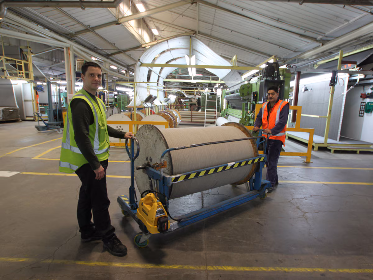 Improving the Safety and Efficiency of Lifting Carpet Spools with a Cordless Pump