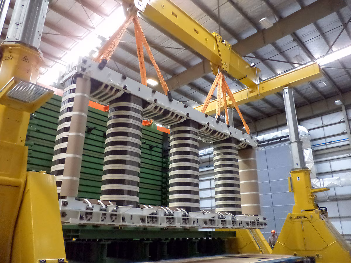 Assembling and Transporting Electric Transformers with a Hydraulic Gantry