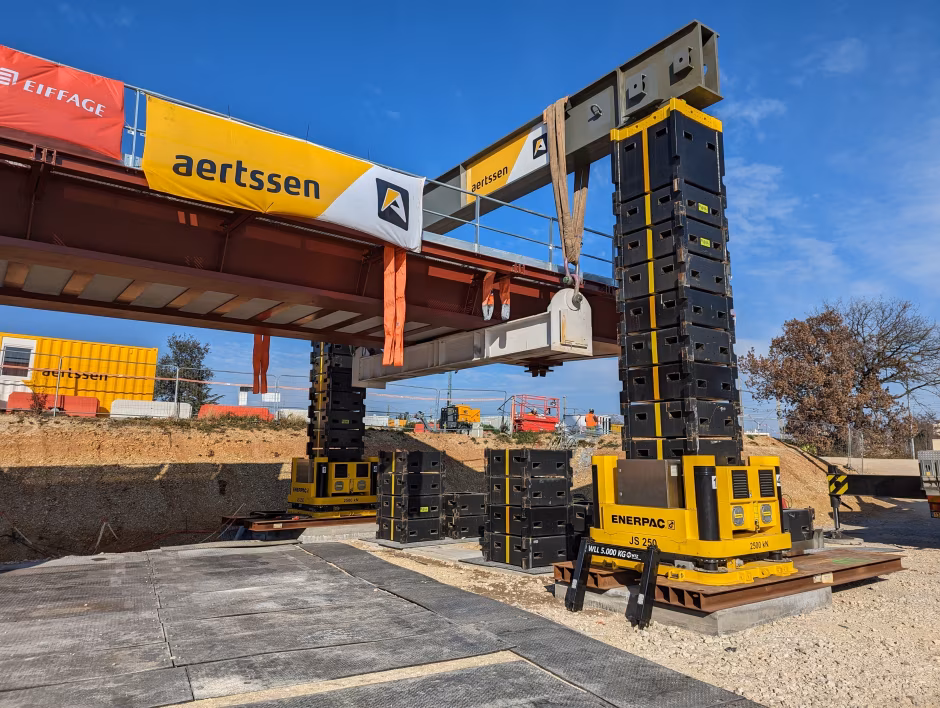 Enerpac JS-250 for Aertssen Cranes Bridge Deck Installation